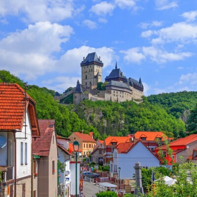 Hrad Karlštejn a Koněpruské jeskyně